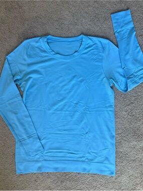 lululemon athletica Swiftly Relaxed Long Sleeve Tee Size 8 Aero Blue